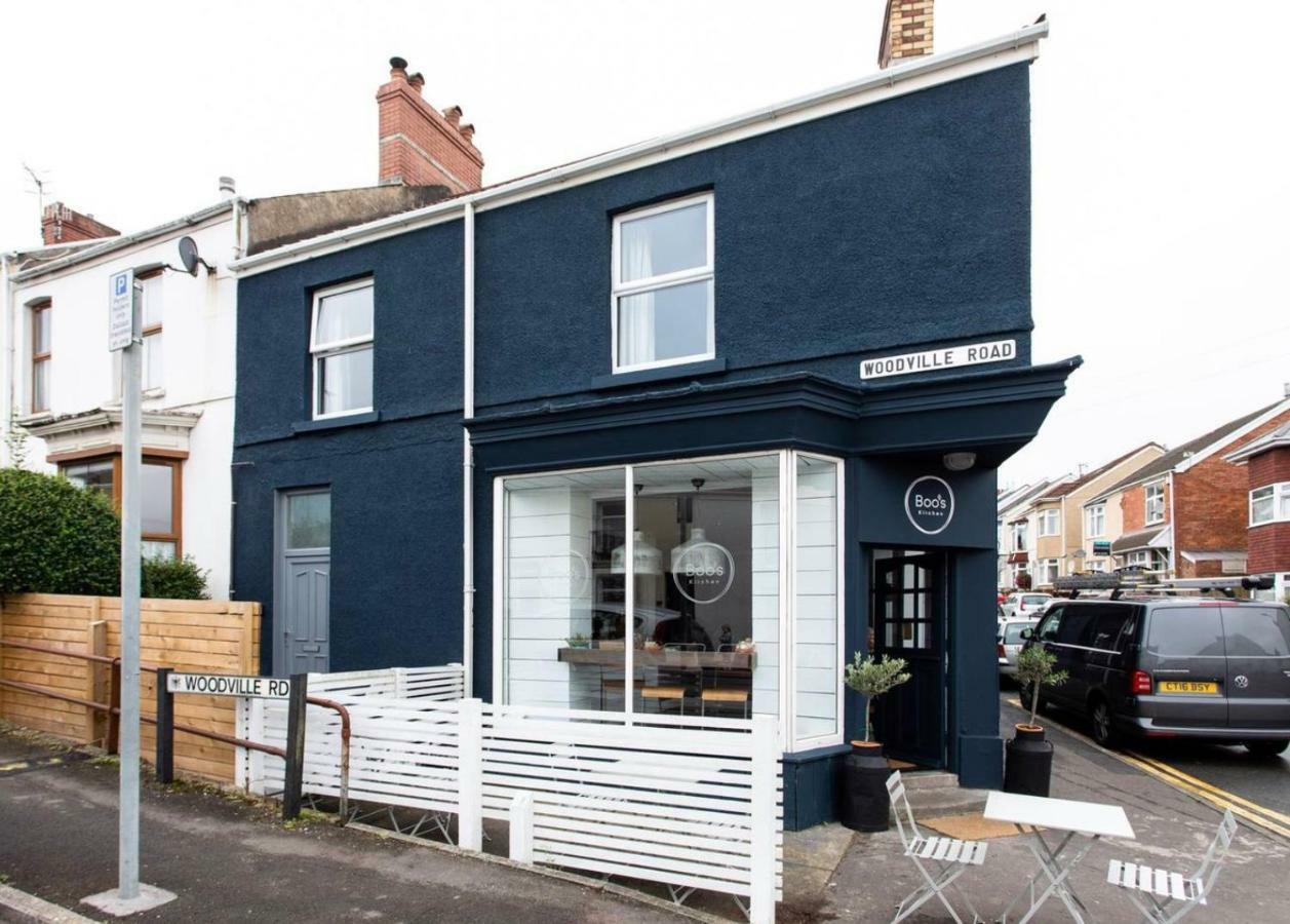 Beautiful Two Bed Mumbles Flat - With Parking Space Exterior photo